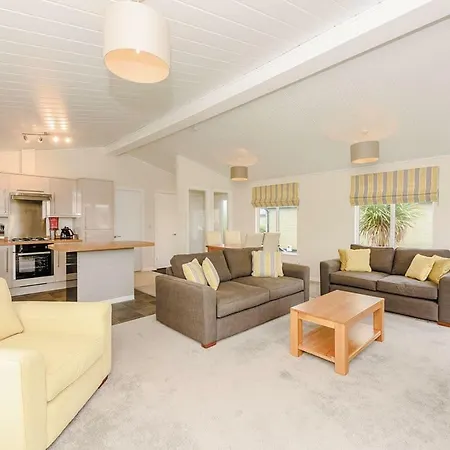 Lakesway Levens